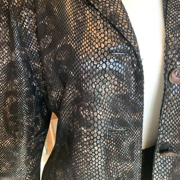 Danier leather skirt and jacket suit, leather, python texture, EUC, lined, sz 8 - Picture 2 of 16